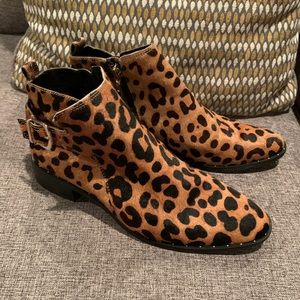 Steve Madden Shavi boots leopard..size 8